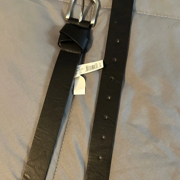 Kohl's Black and Tan Leather Belt - Picture 5 of 5